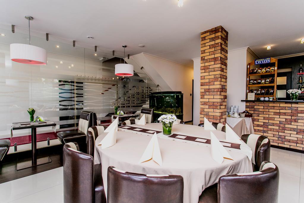 Hotel Twins Warsawa Bagian luar foto