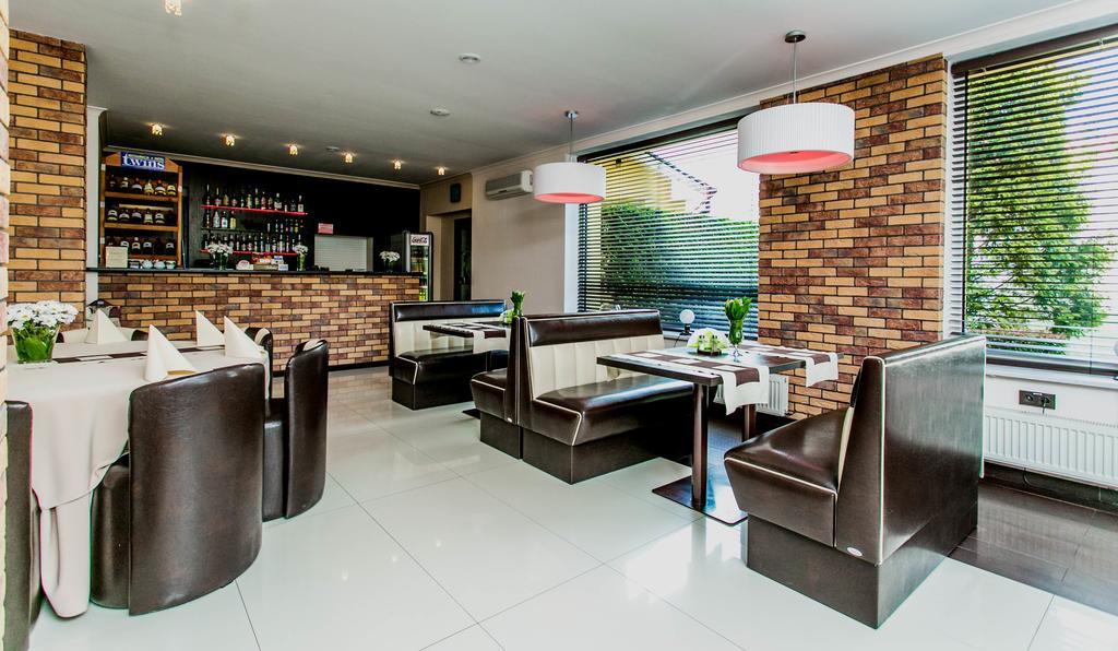 Hotel Twins Warsawa Bagian luar foto