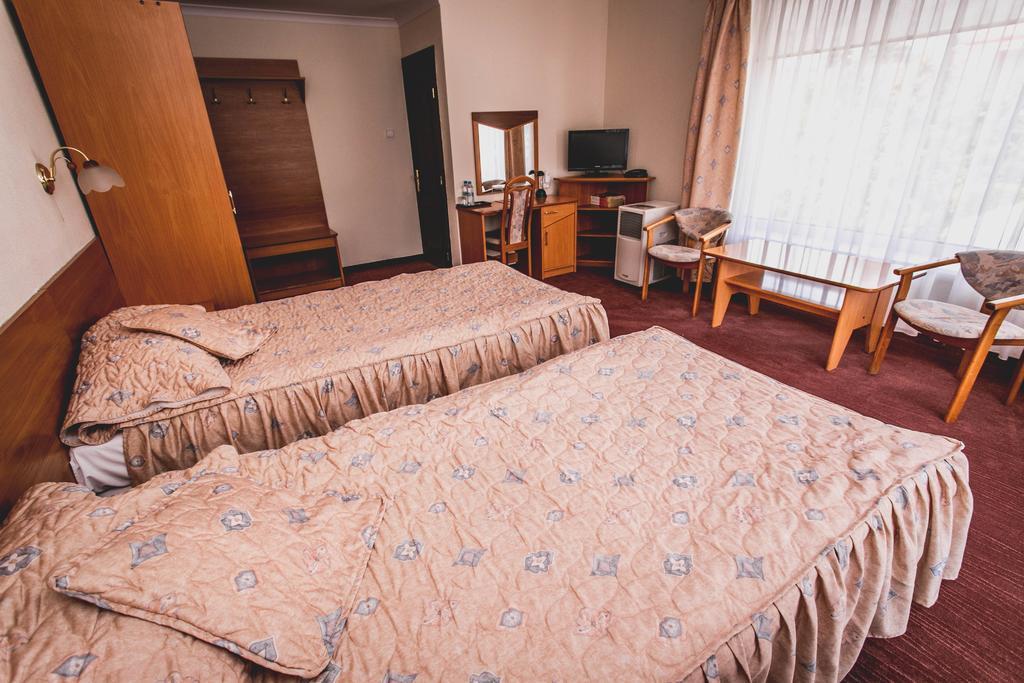 Hotel Twins Warsawa Bagian luar foto