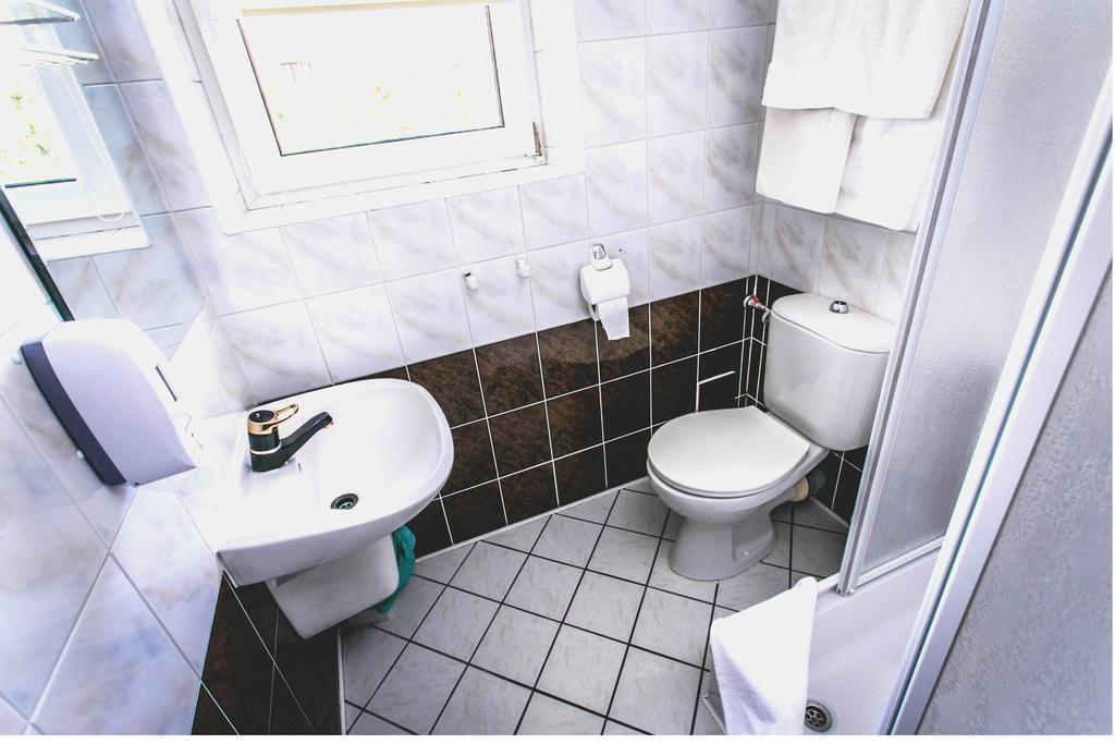 Hotel Twins Warsawa Bagian luar foto