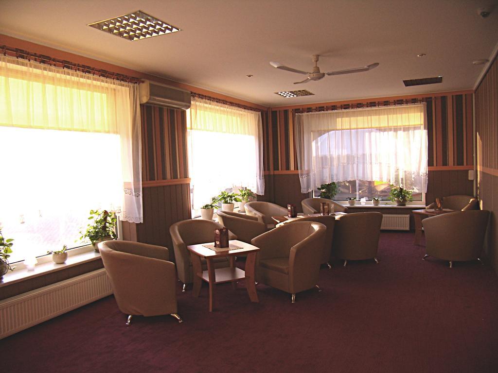 Hotel Twins Warsawa Bagian luar foto