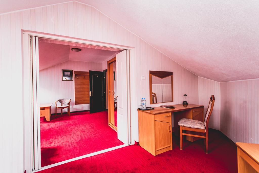 Hotel Twins Warsawa Bagian luar foto