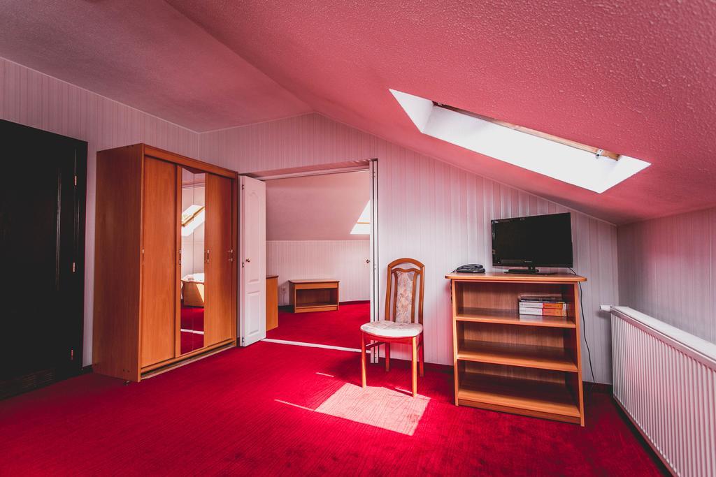Hotel Twins Warsawa Bagian luar foto