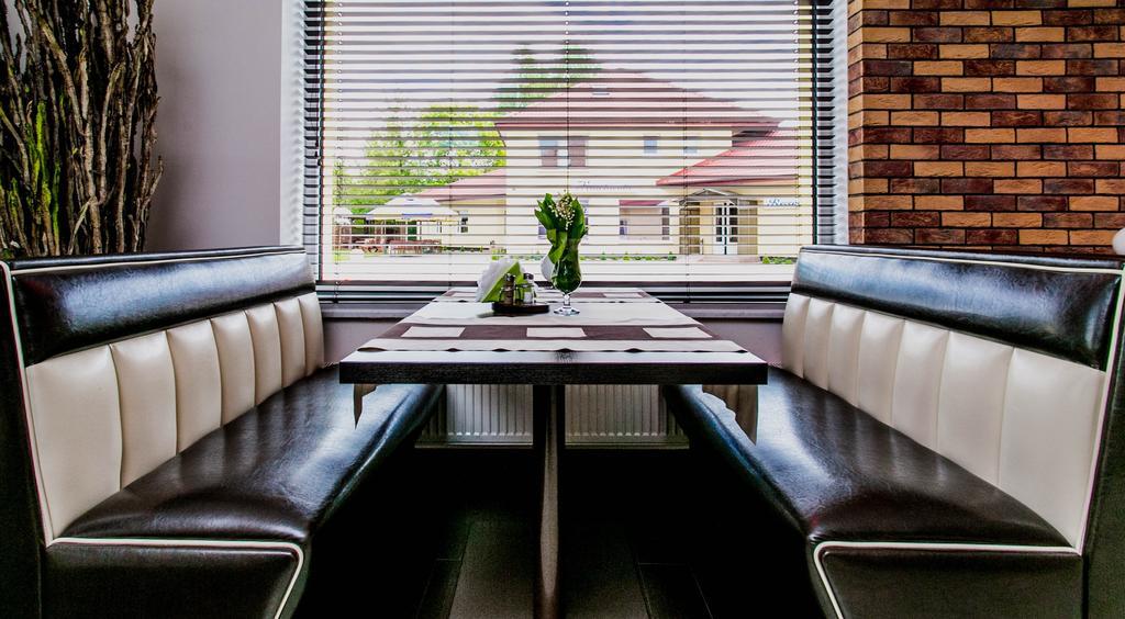 Hotel Twins Warsawa Bagian luar foto